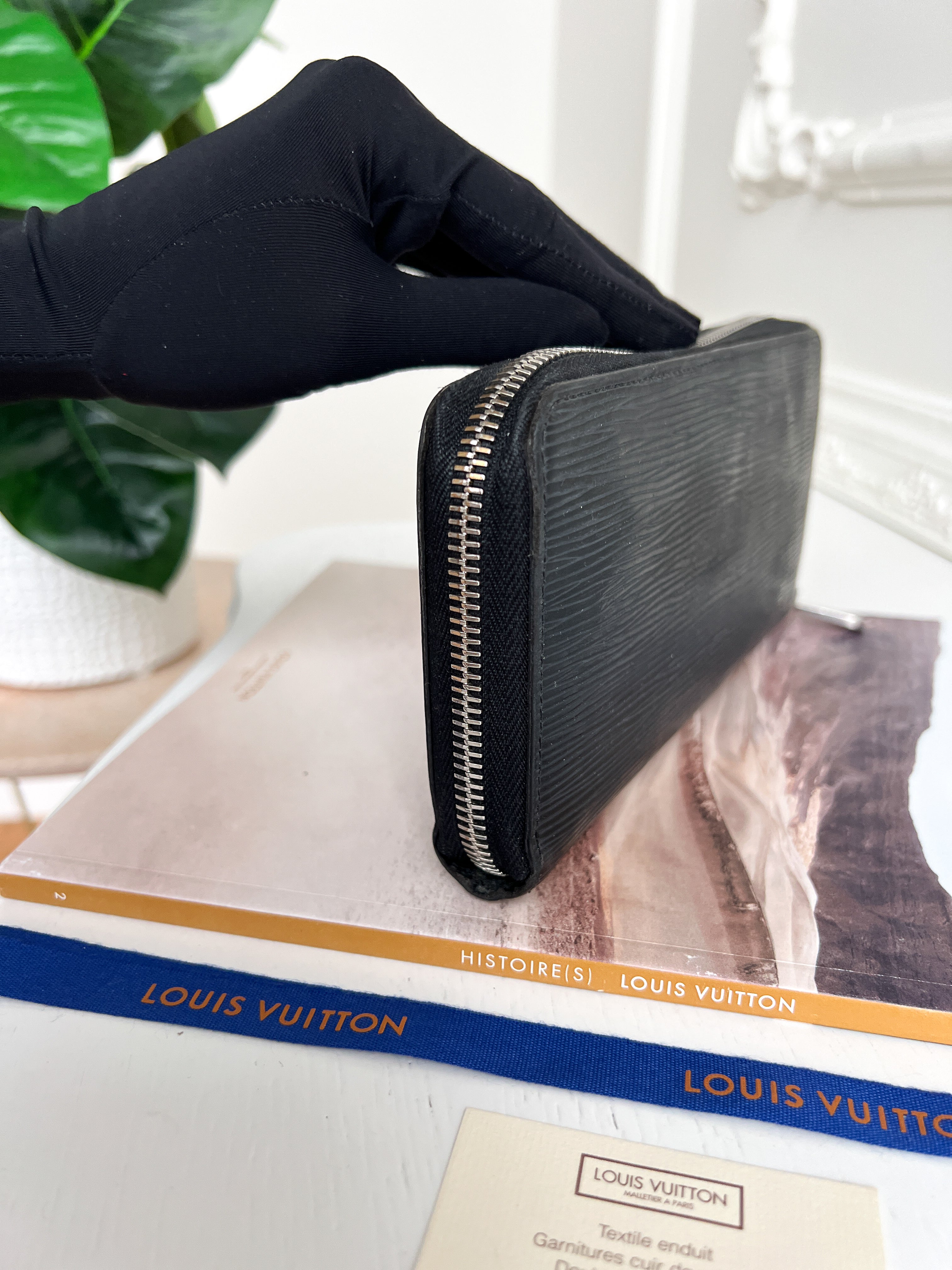 Authentic LV wallet long epi black zipper