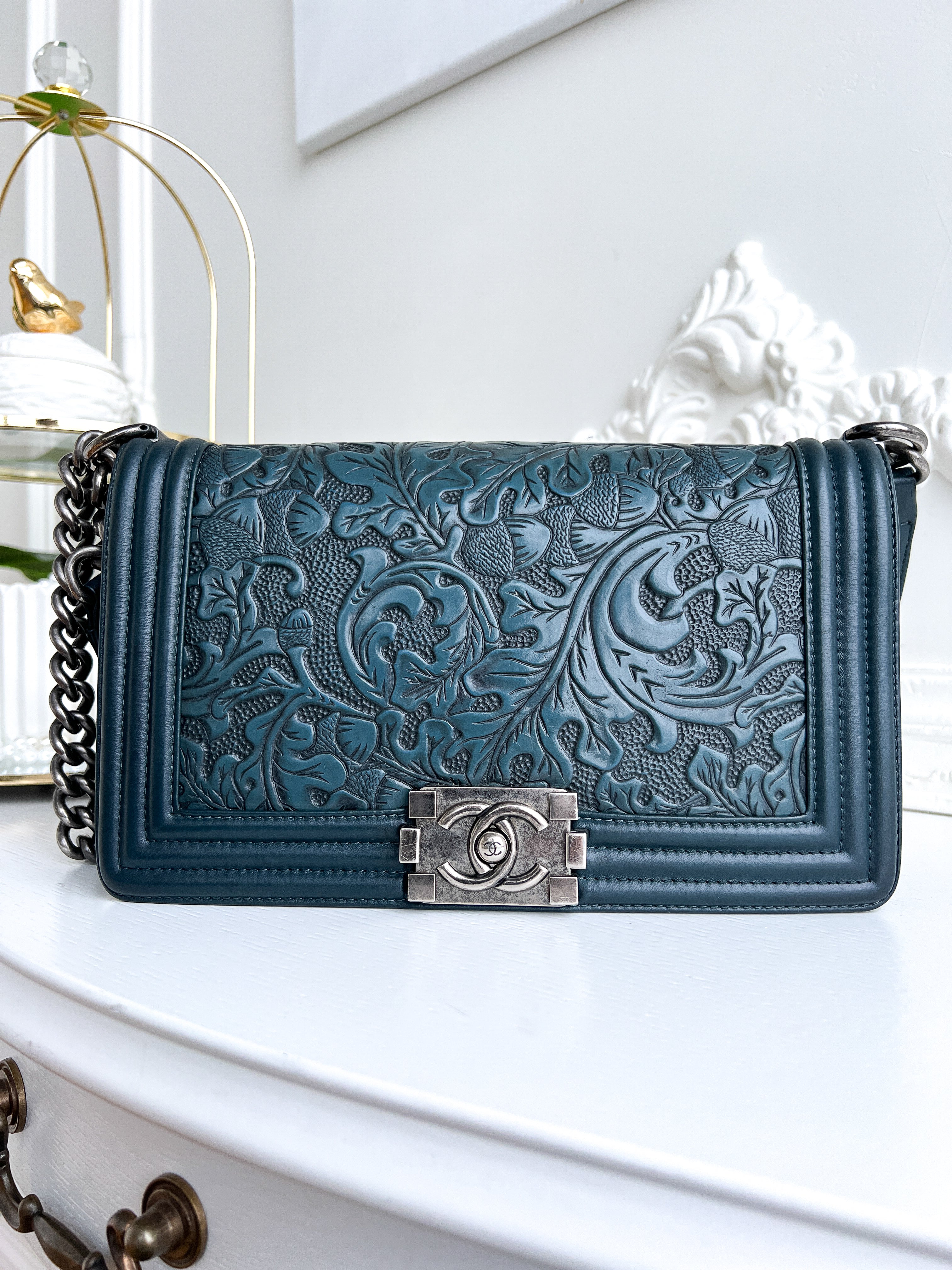 Authentic Chanel old Boy Cordoba Rare Leather dark blue crossbody bag
