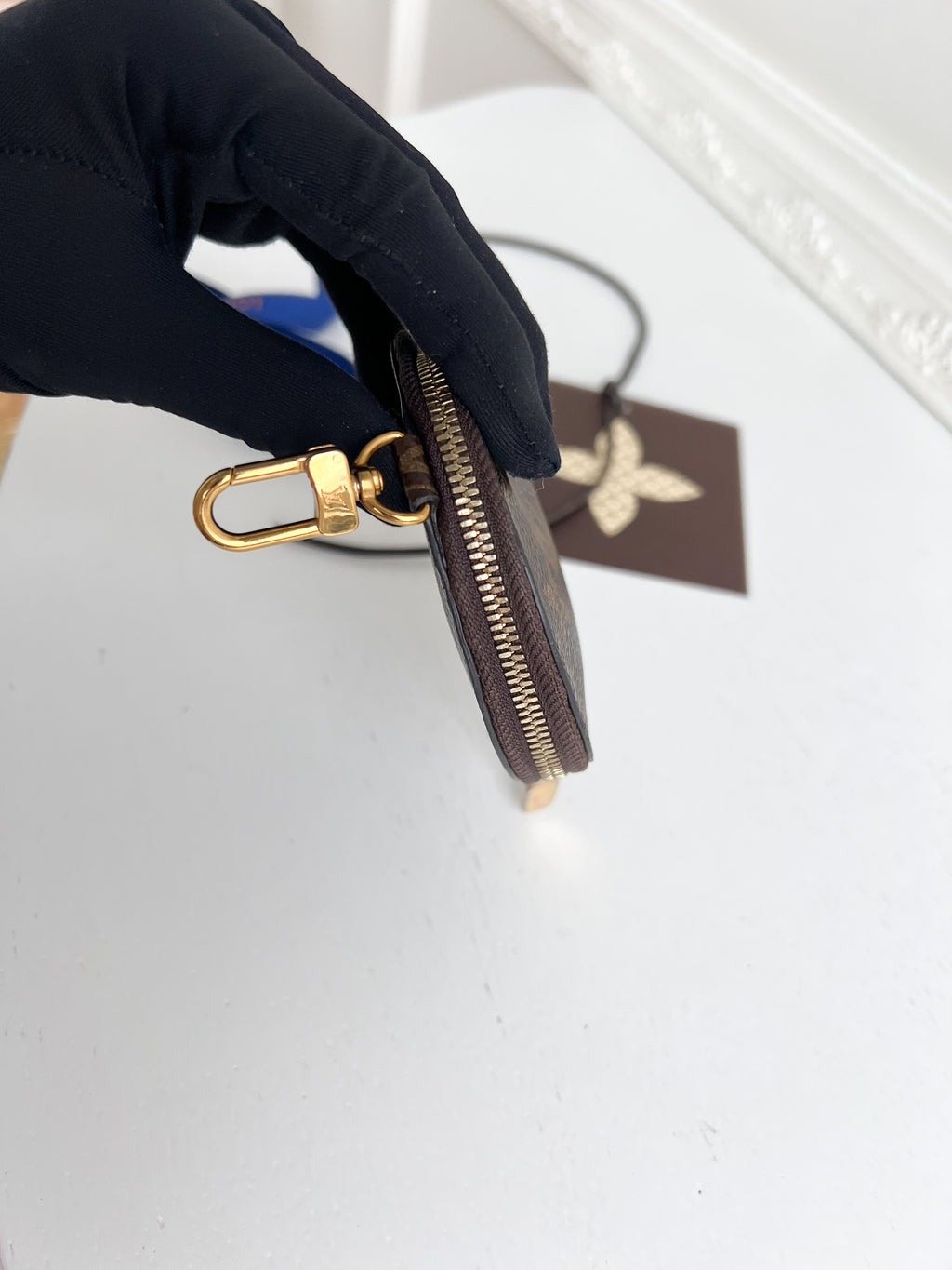 Authentic LV coin wallet monogram round