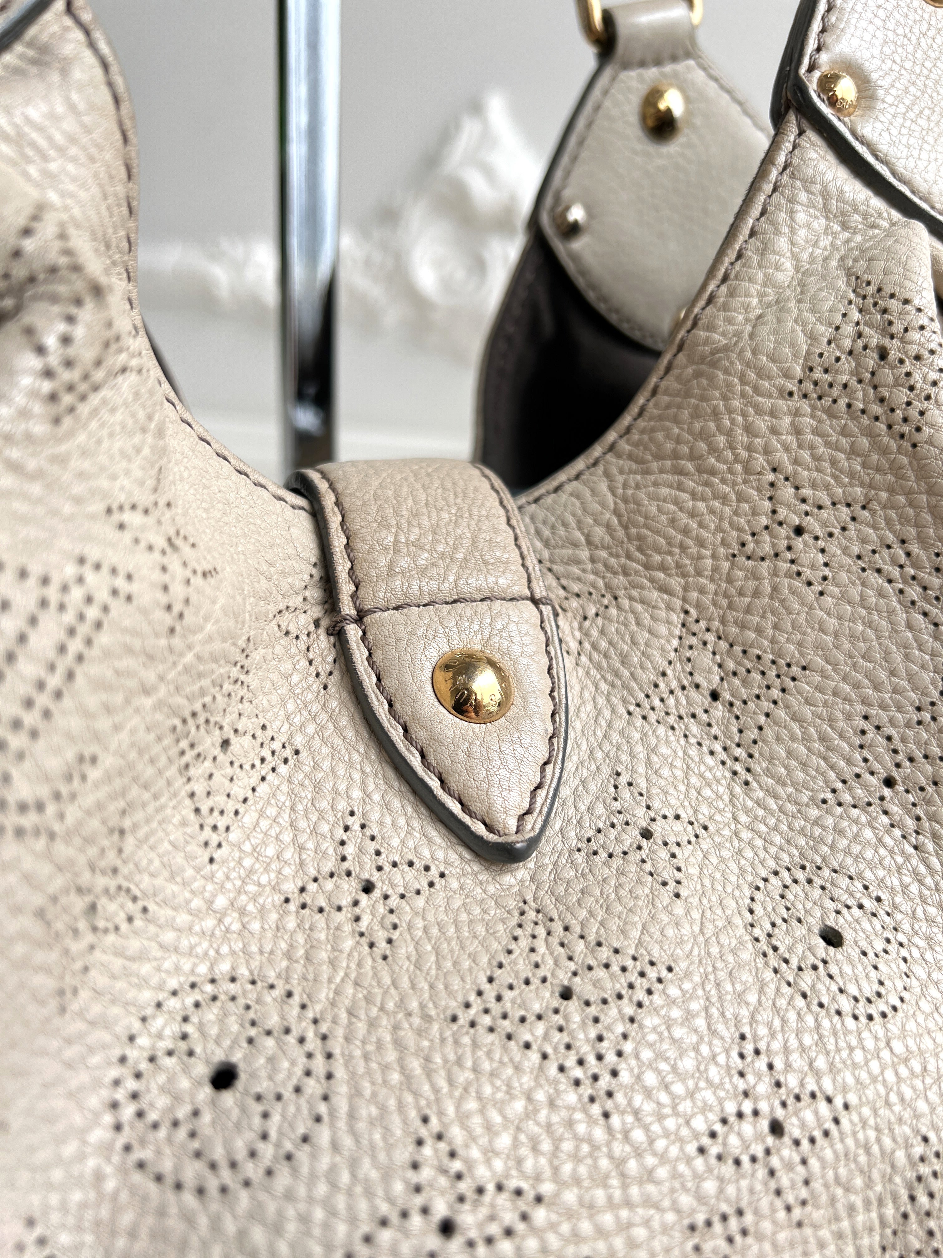 Louis Vuitton Mahina L Leather Beige Monogram Hobo Shoulder Bag