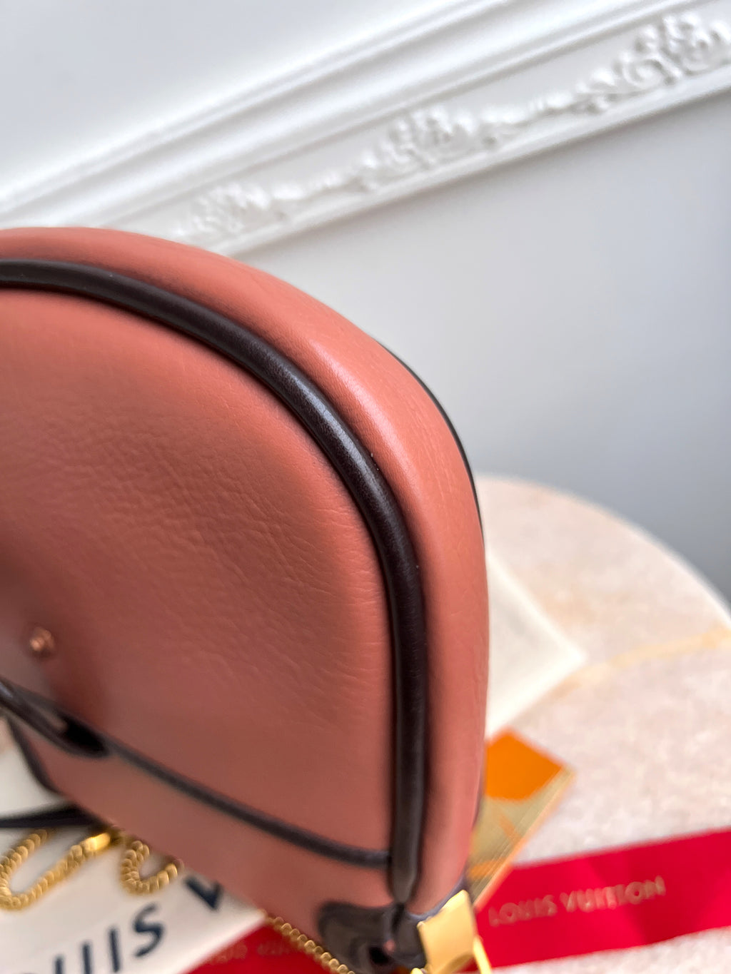 Louis Vuitton Art Déco Trapezio Crossbody Vieux Rose Sac en cuir