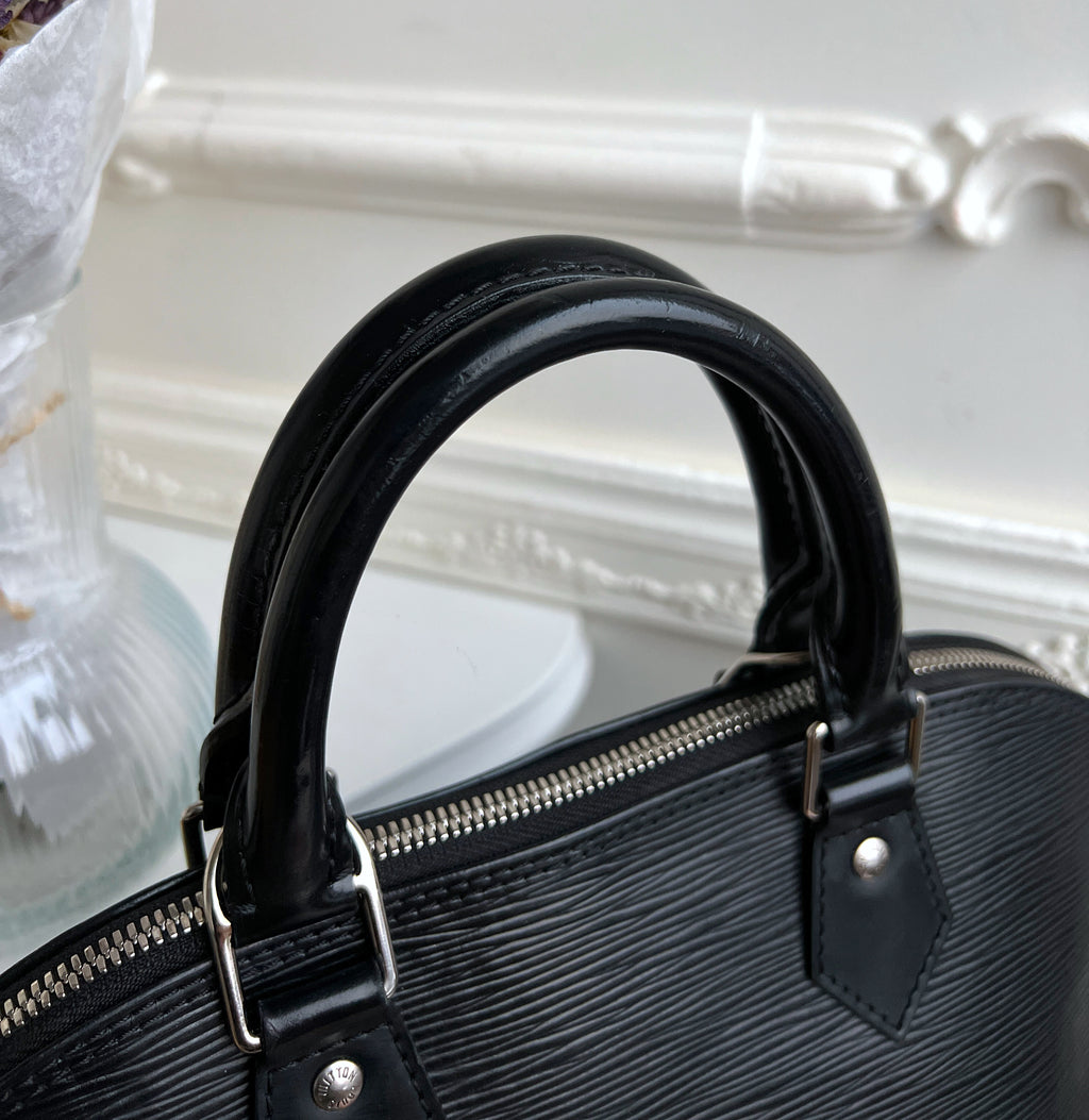 Louis Vuitton Alma Epi Black PM Handbag **4100