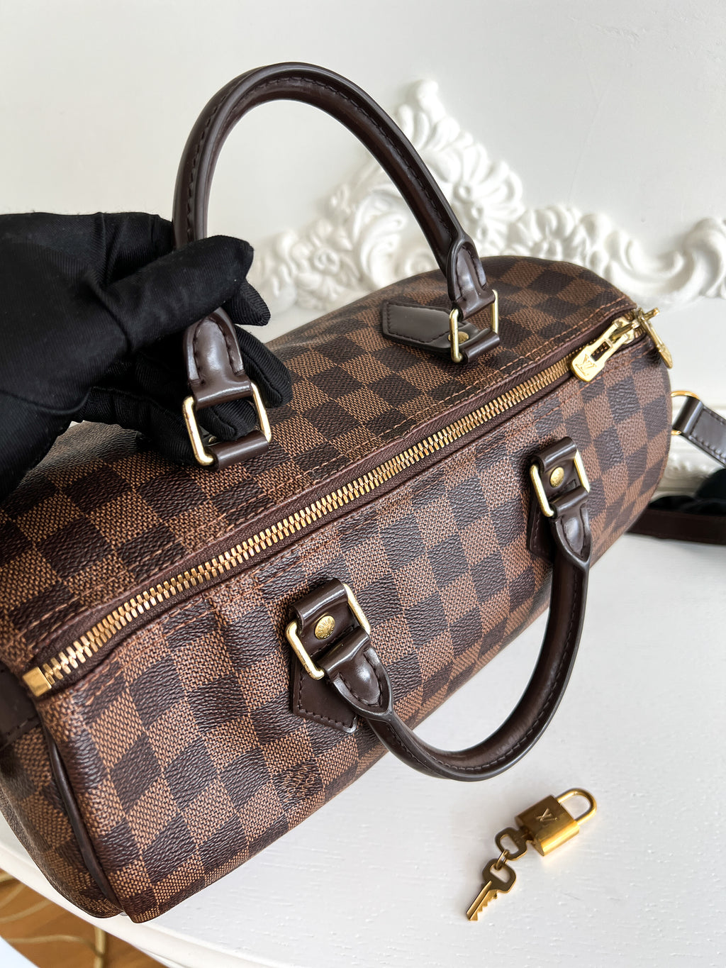 Authentic Louis Vuitton Speedy 30 damier ebene bandouliere crossbody satchel bag