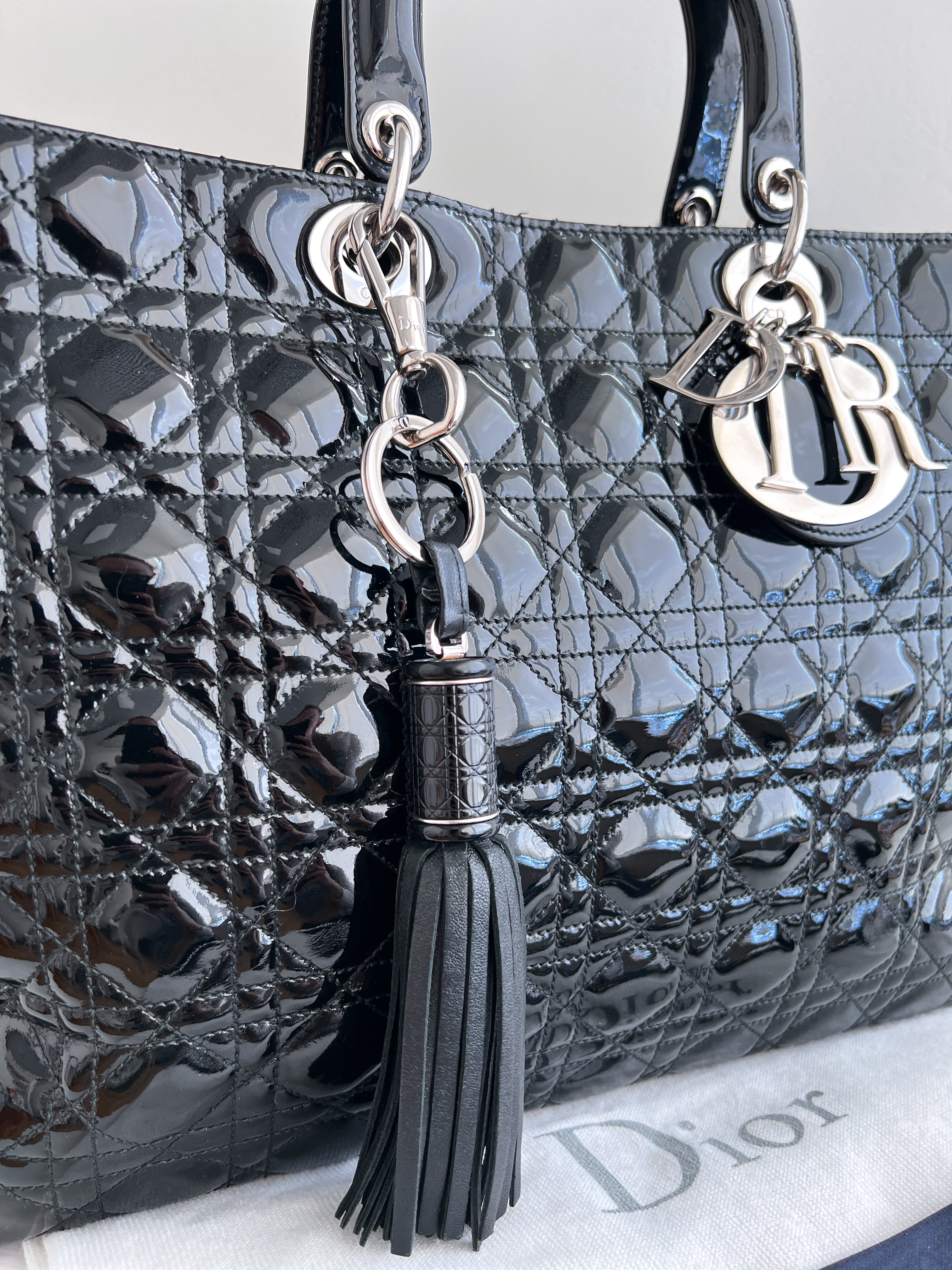 Christian  Dior Cannage Petent XL Calfskin Shopper black with keychain