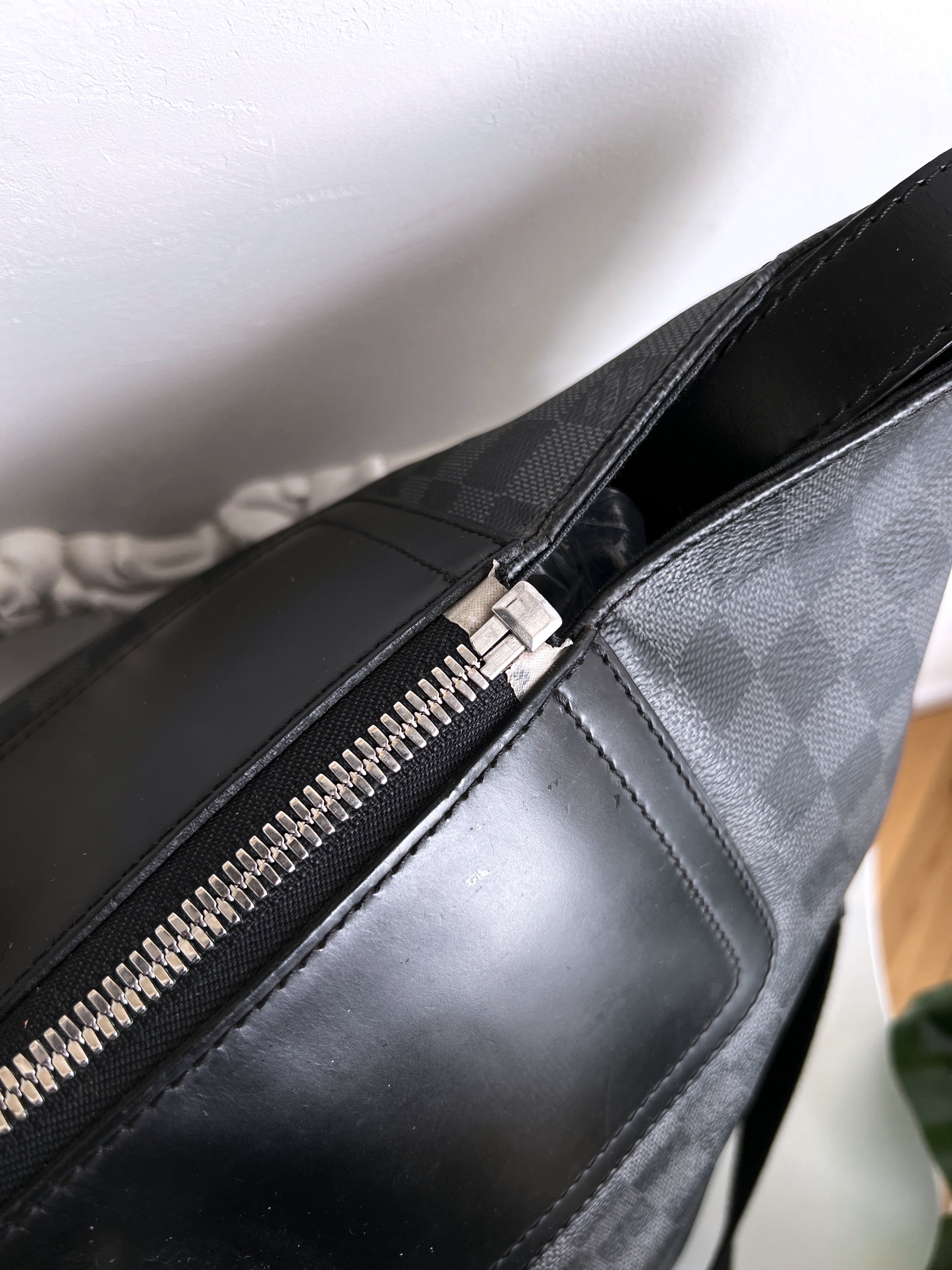 Louis Vuitton   Greenwich  graphite damier baggage travel cobalt crossbody shoulder