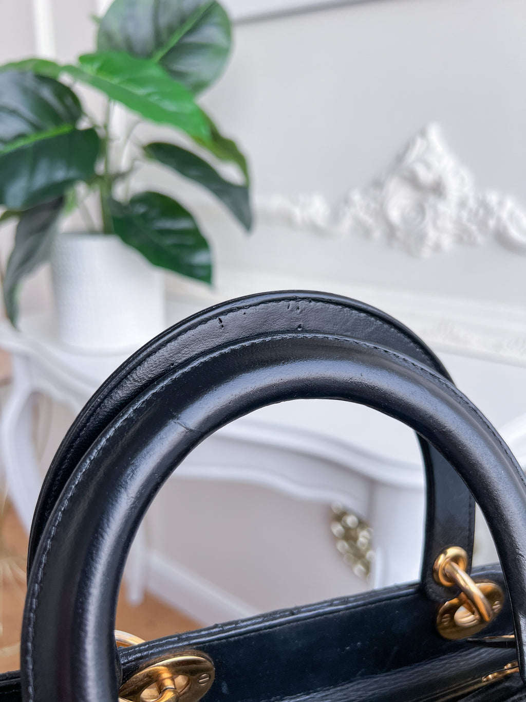 Christian  Dior Lady Dior Black Leather Cannage MA-1001