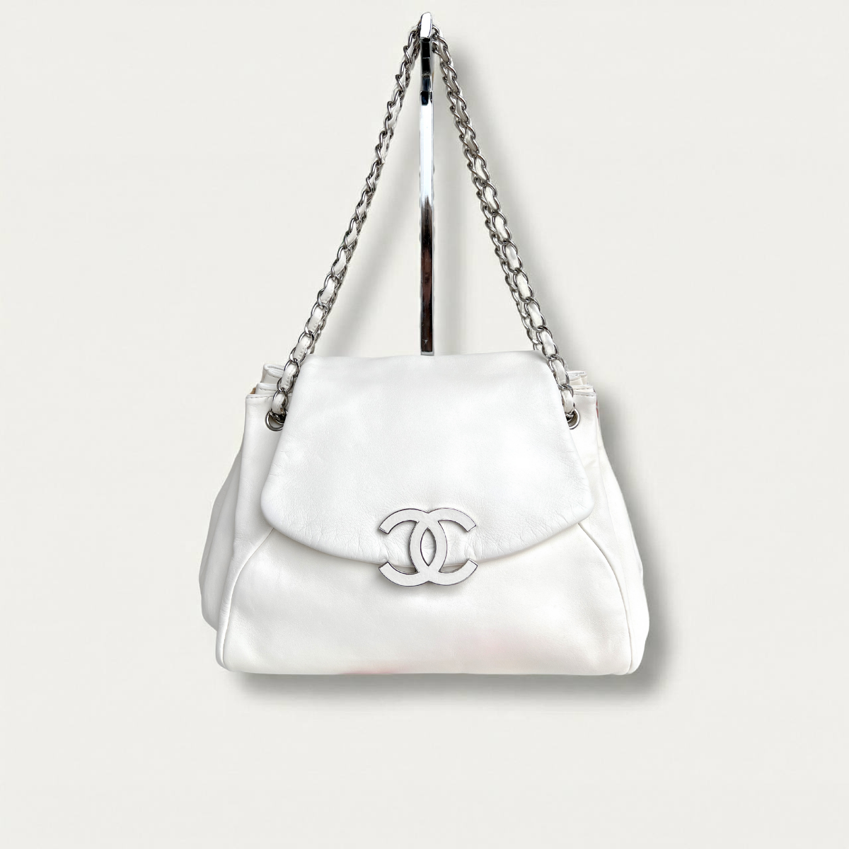 Sac bandoulière Chanel Sensual Accordion Flap en cuir d'agneau avec chaîne CC