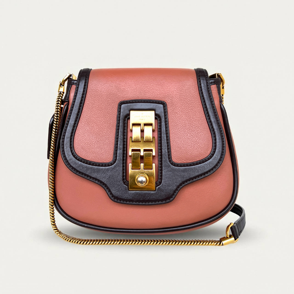 Louis Vuitton Art Déco Trapezio Crossbody Vieux Rose Sac en cuir