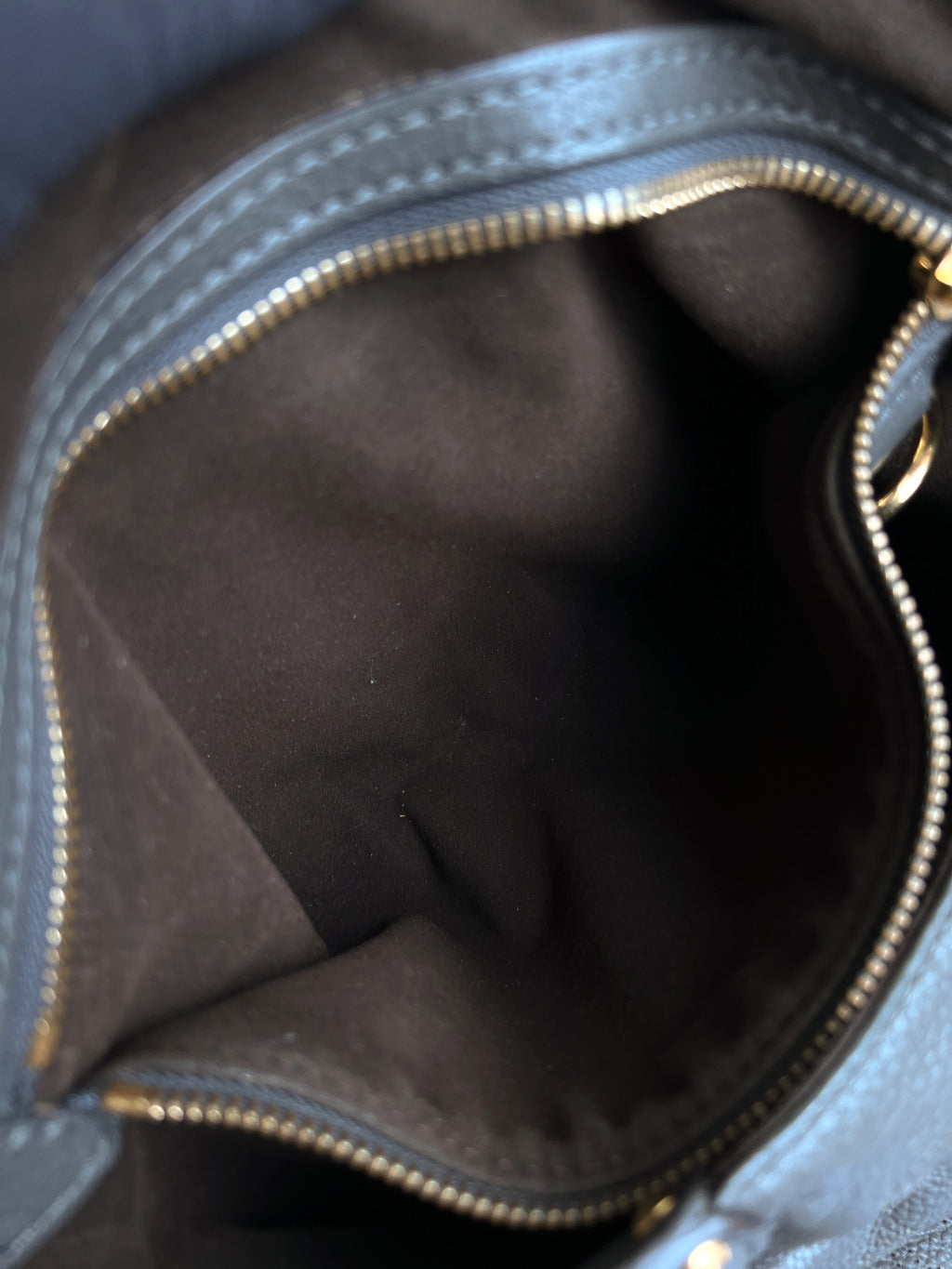 Louis Vuitton Mahina L Leather Gray Monogram Hobo Shoulder Bag