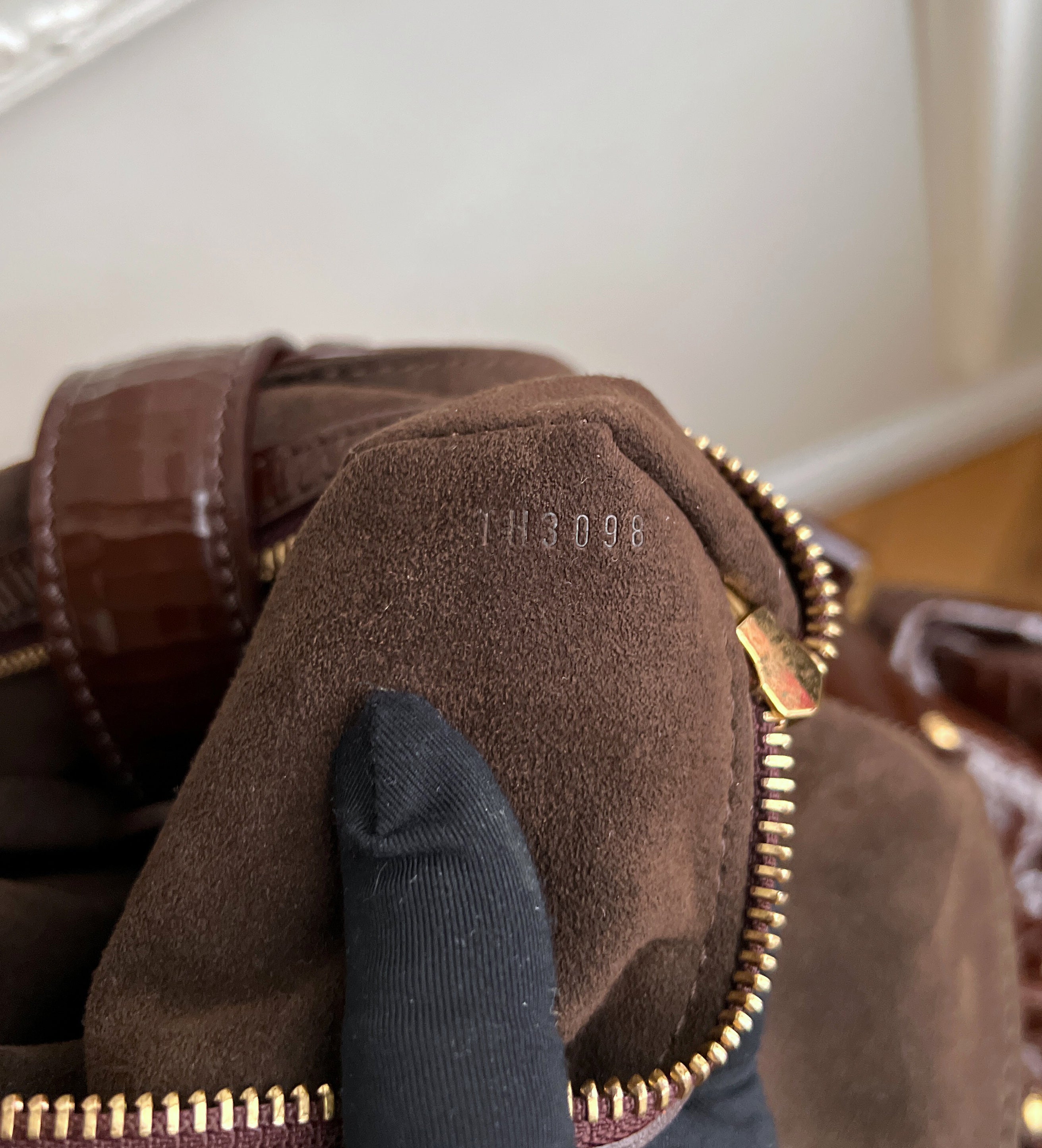 Louis Vuitton Mahina L Patent Surya Shoulder Brown Bag