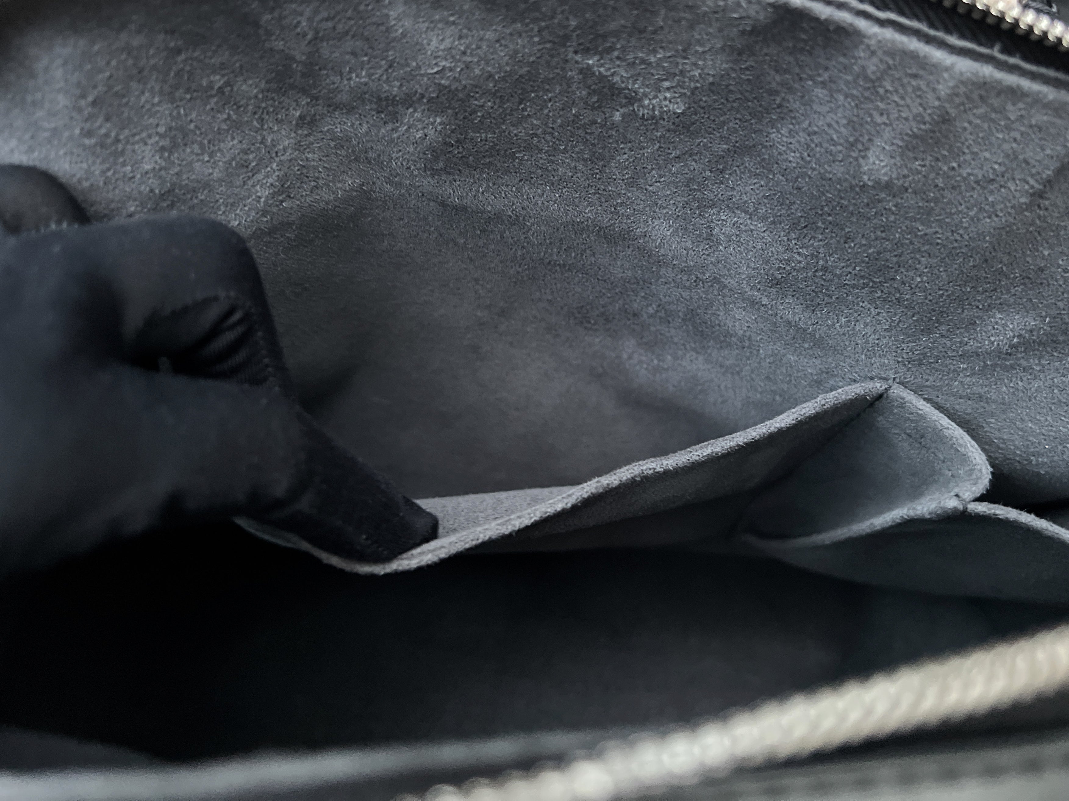 Louis Vuitton Alma Epi Black PM Handbag **4100