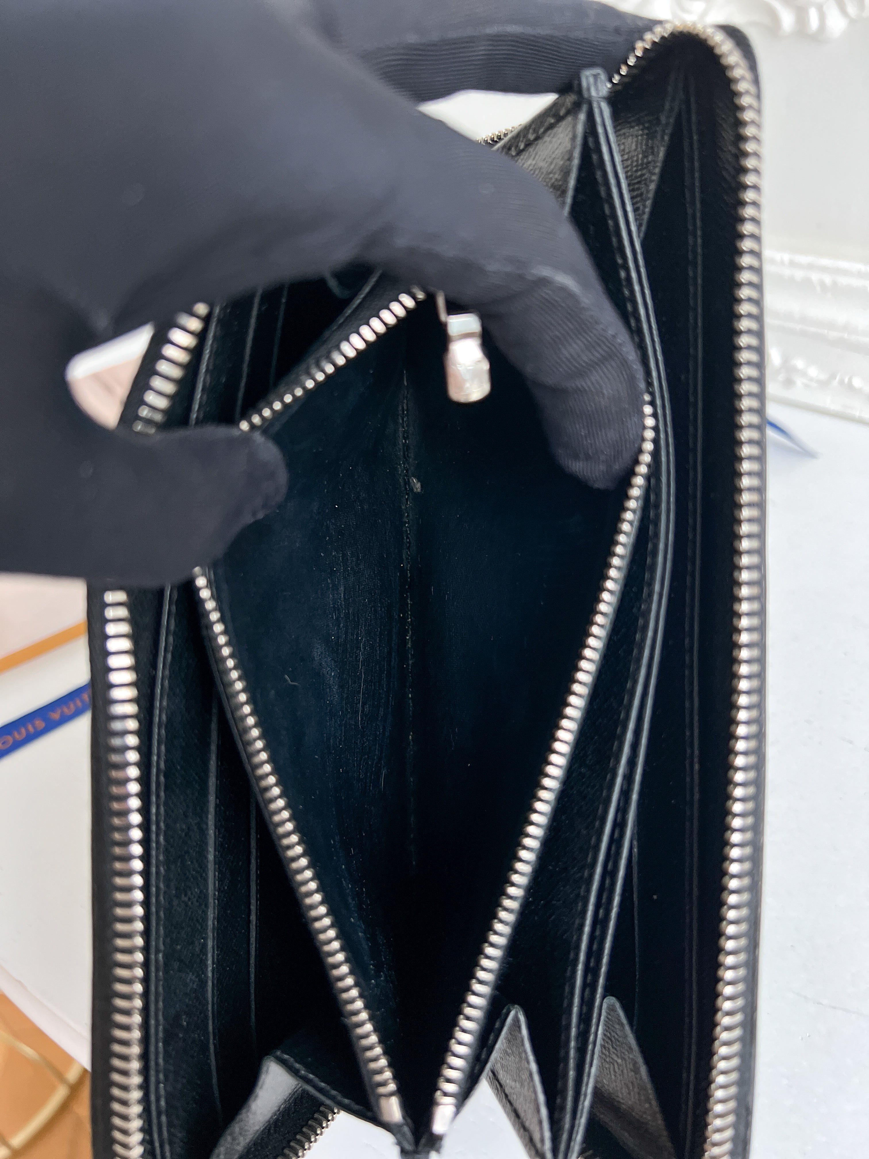 Authentic LV wallet long epi black zipper