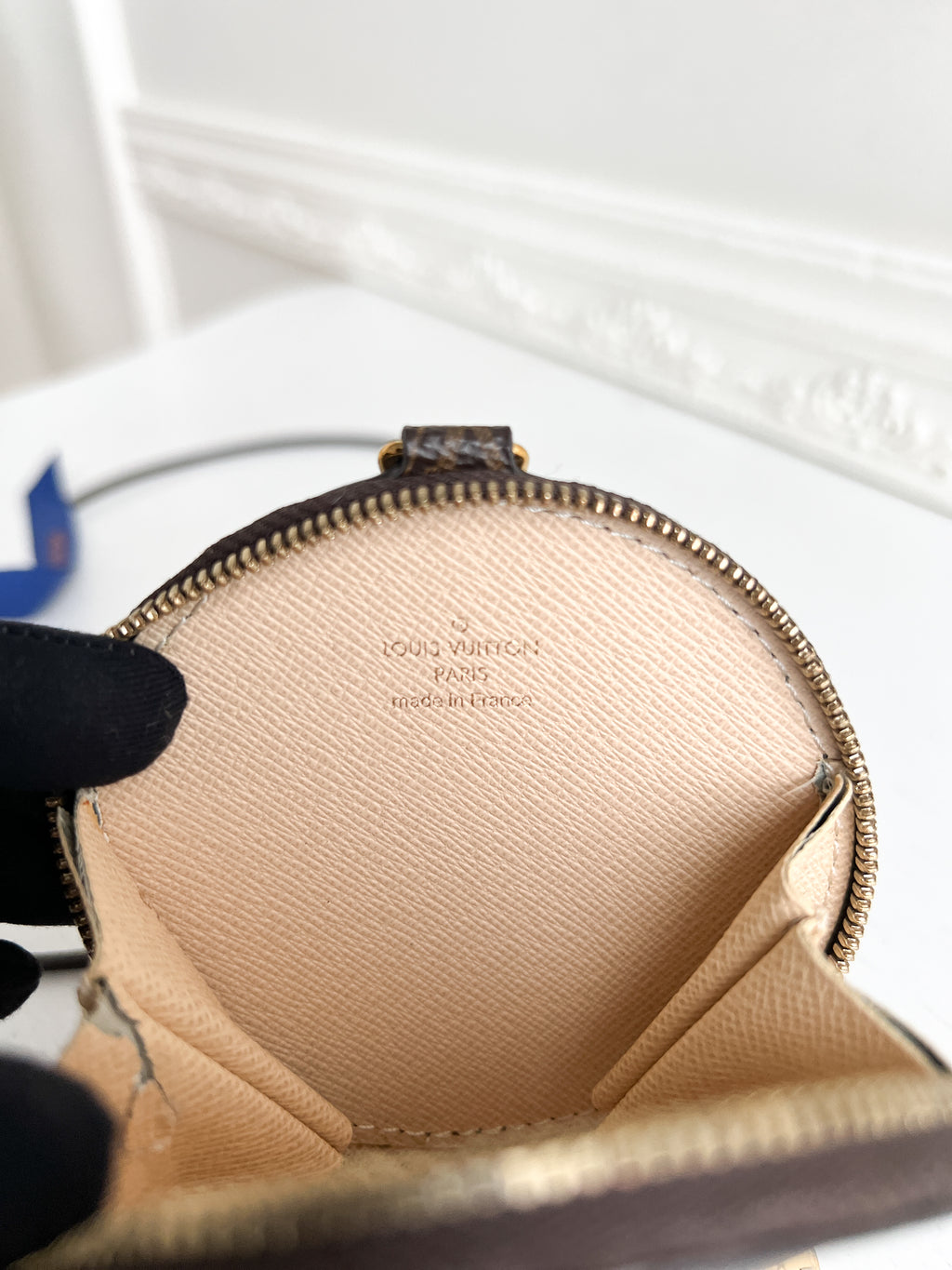 Authentic LV coin wallet monogram round