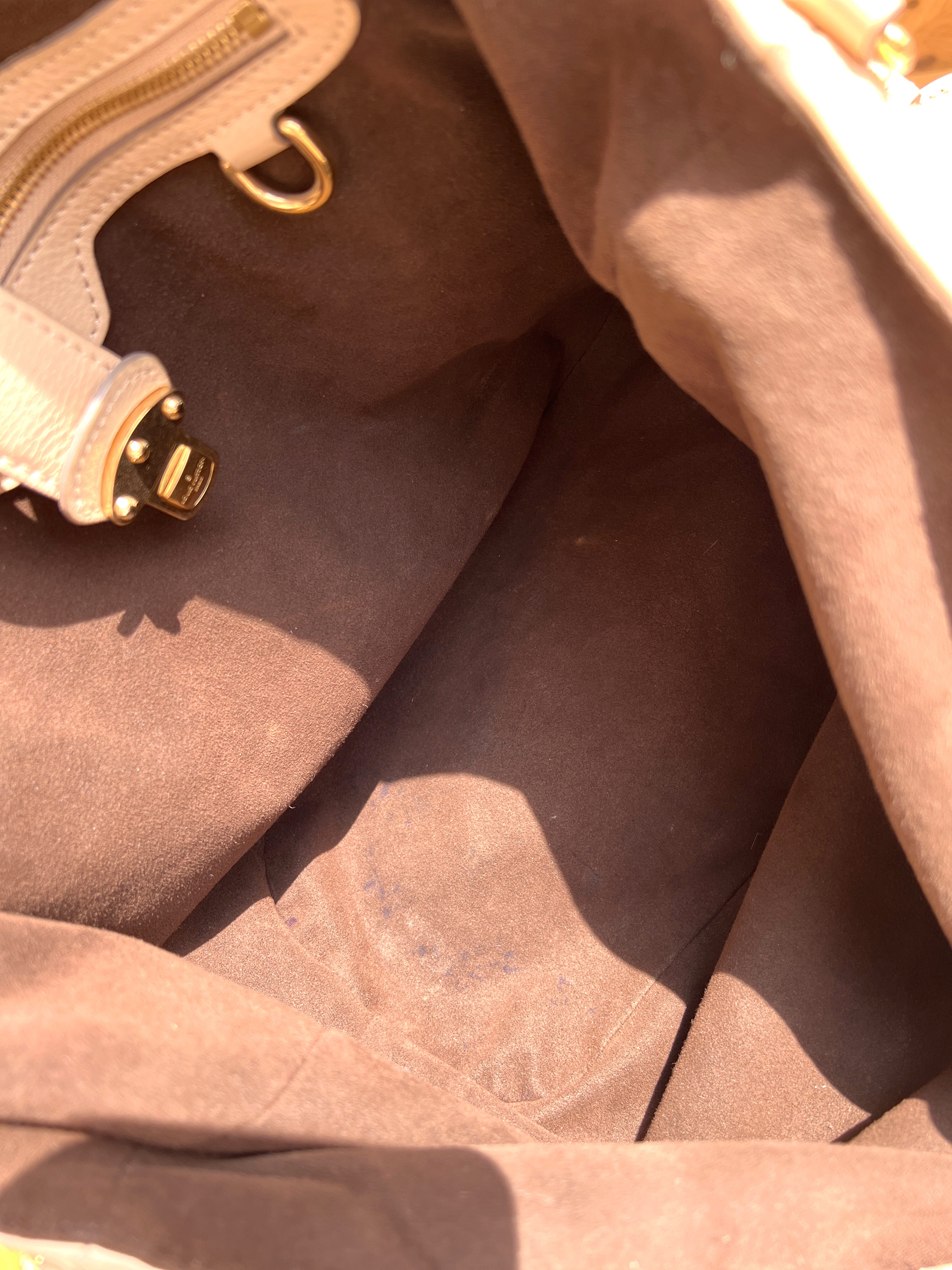 Louis Vuitton Mahina L Leather Beige Monogram Hobo Shoulder