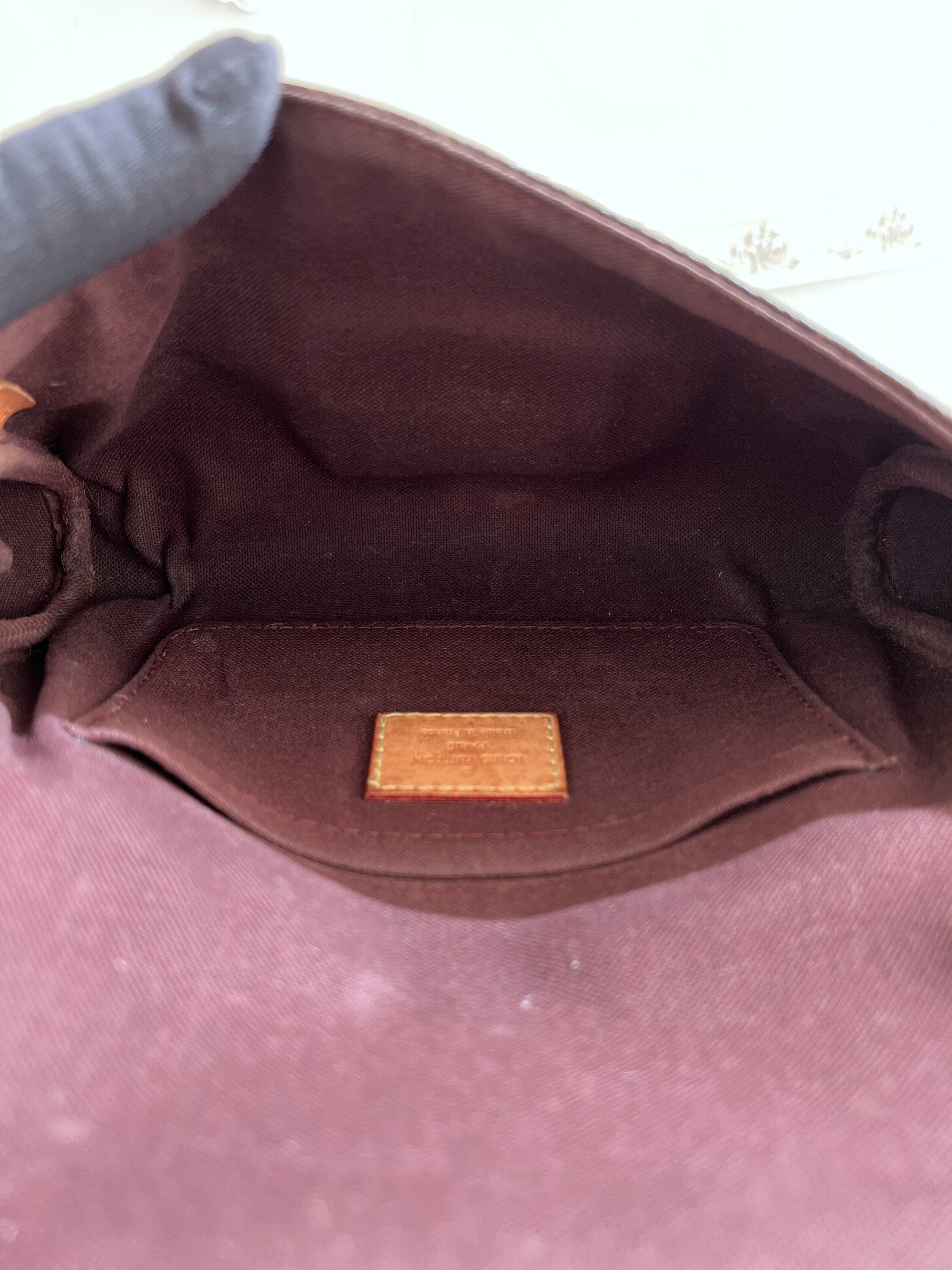 Louis Vuitton Favorite PM Monogram Crossbody Clutch Bag