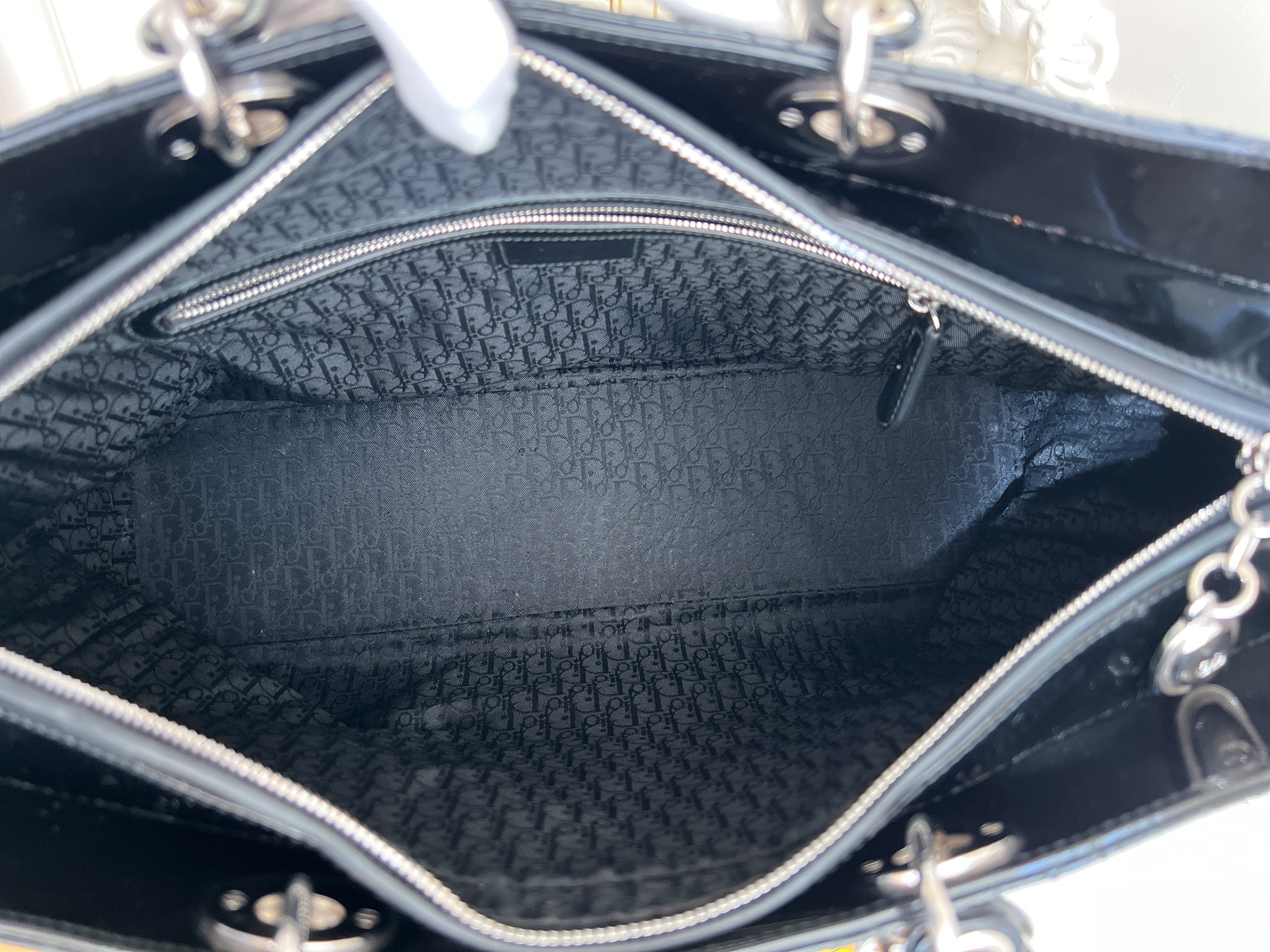 Christian  Dior Cannage Petent XL Calfskin Shopper black with keychain