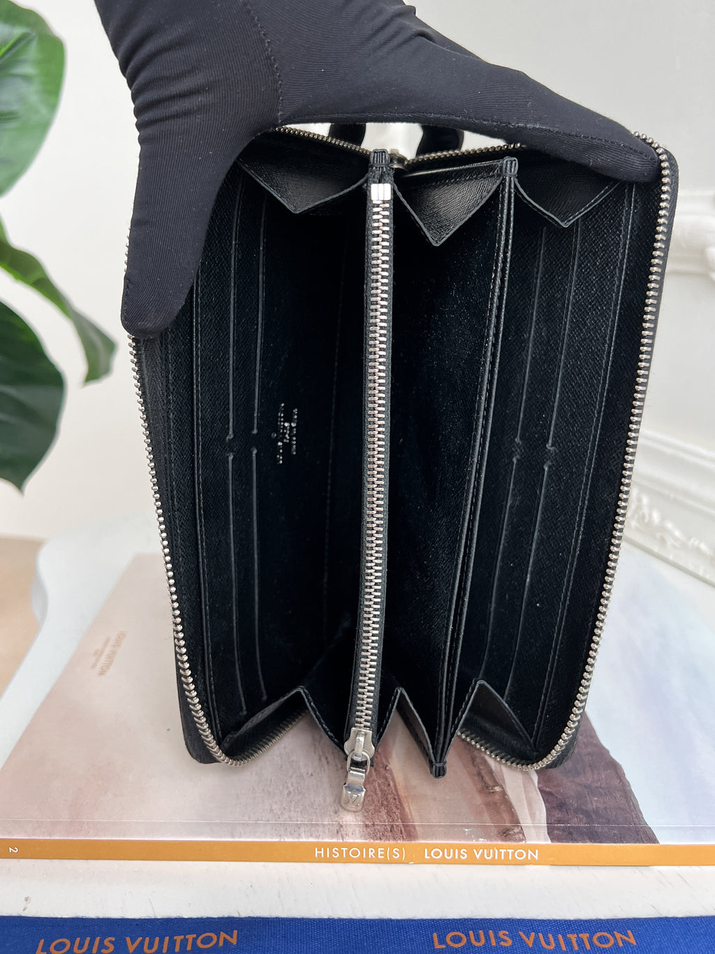 Authentic LV wallet long epi black zipper