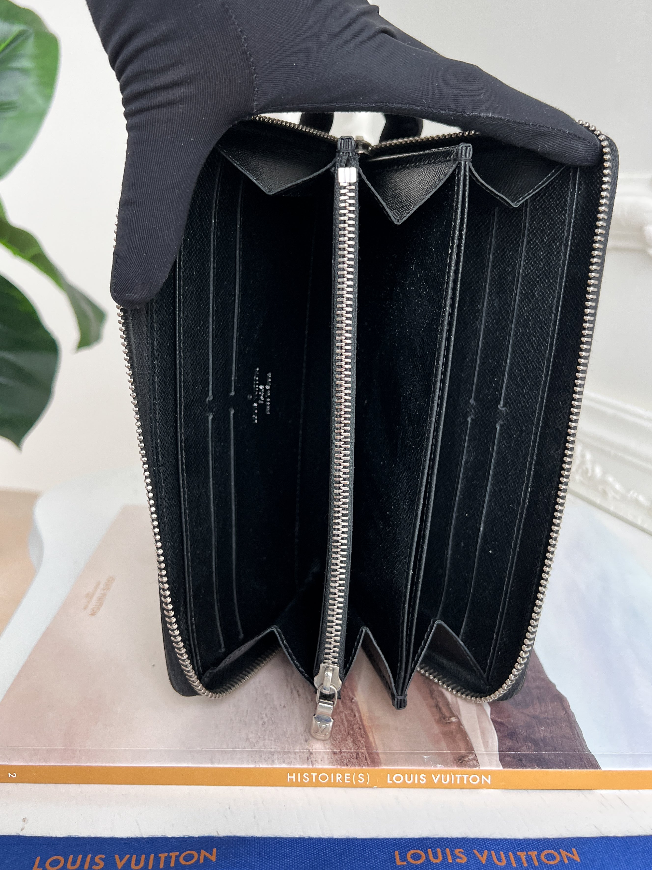 Authentic LV wallet long epi black zipper