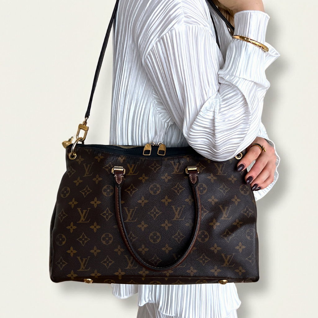 Louis Vuitton Pallas MM Monogram Shoulder Handbag