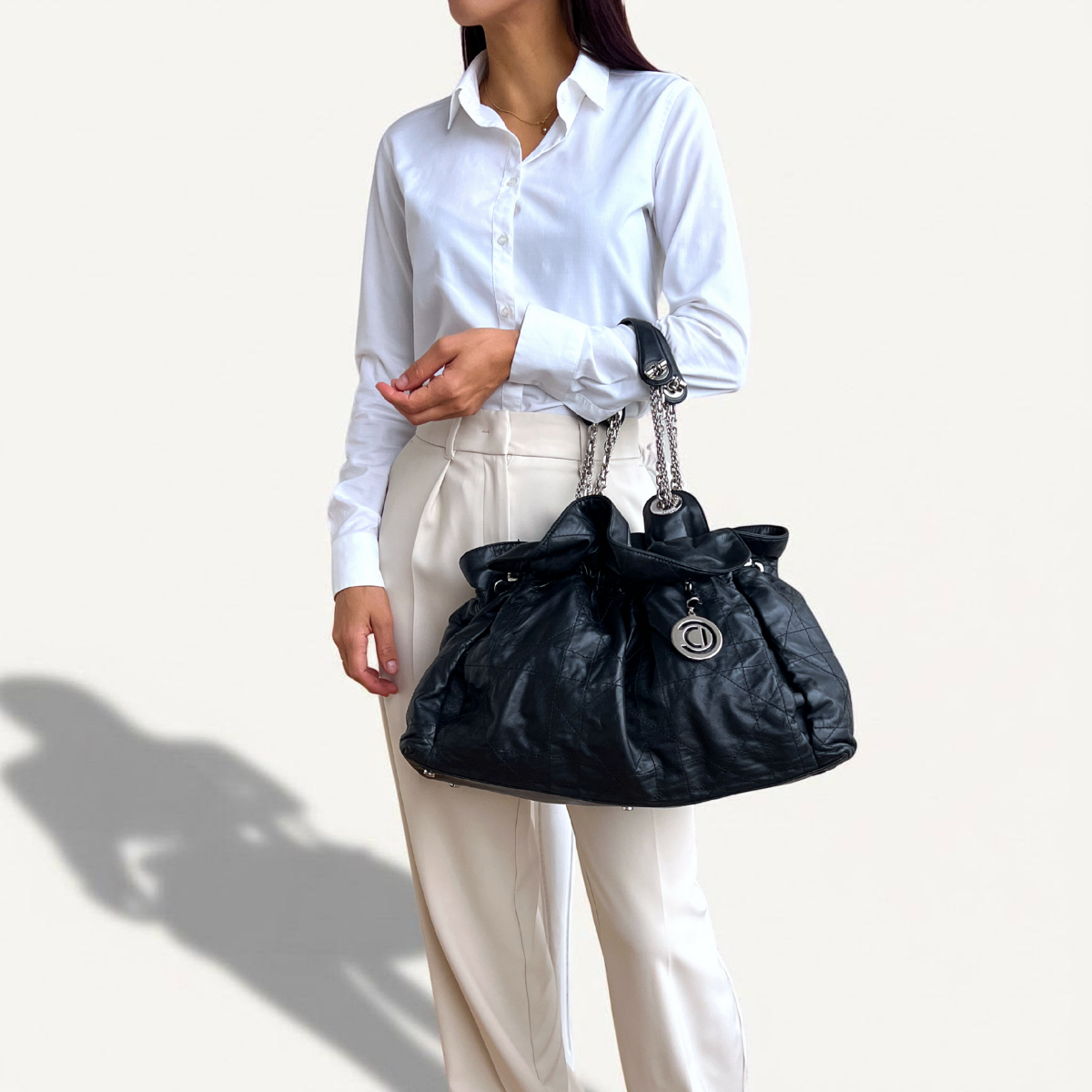 Sac à bandoulière Le Trente en cuir noir de Christian Dior