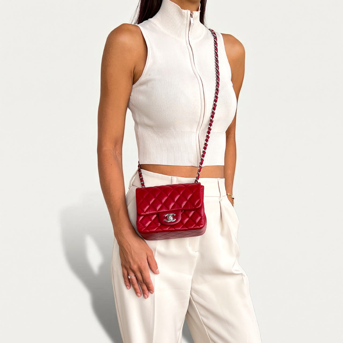 Sac bandoulière Chanel Classic Squared en cuir caviar rouge