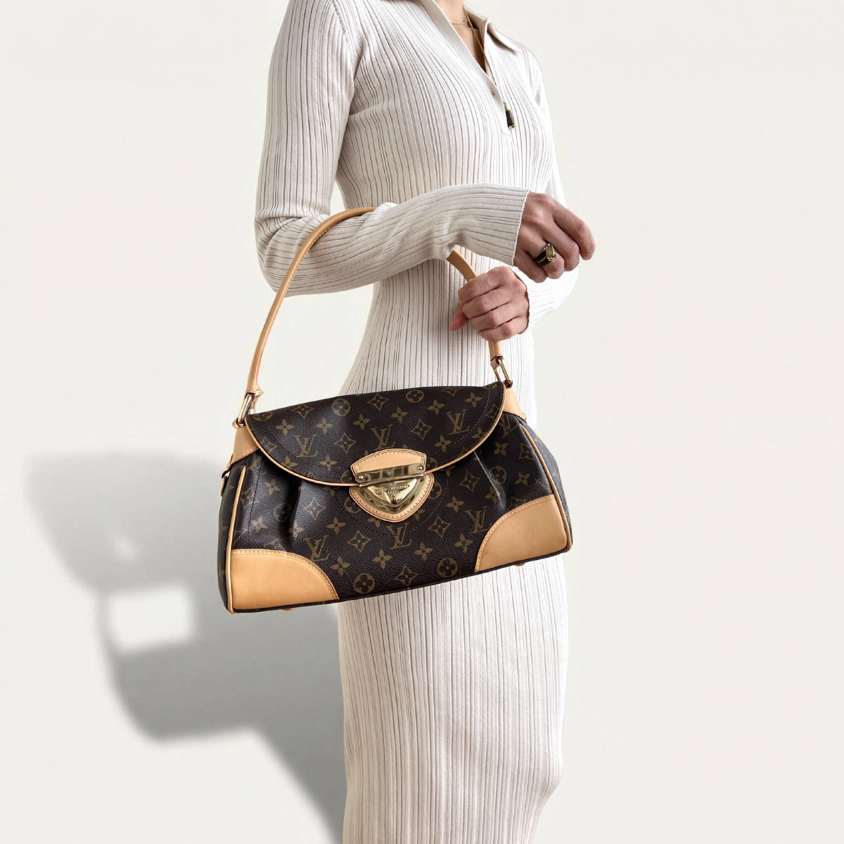 LOUIS VUITTON Authentic Beverly MM Monogram Shoulder Bag