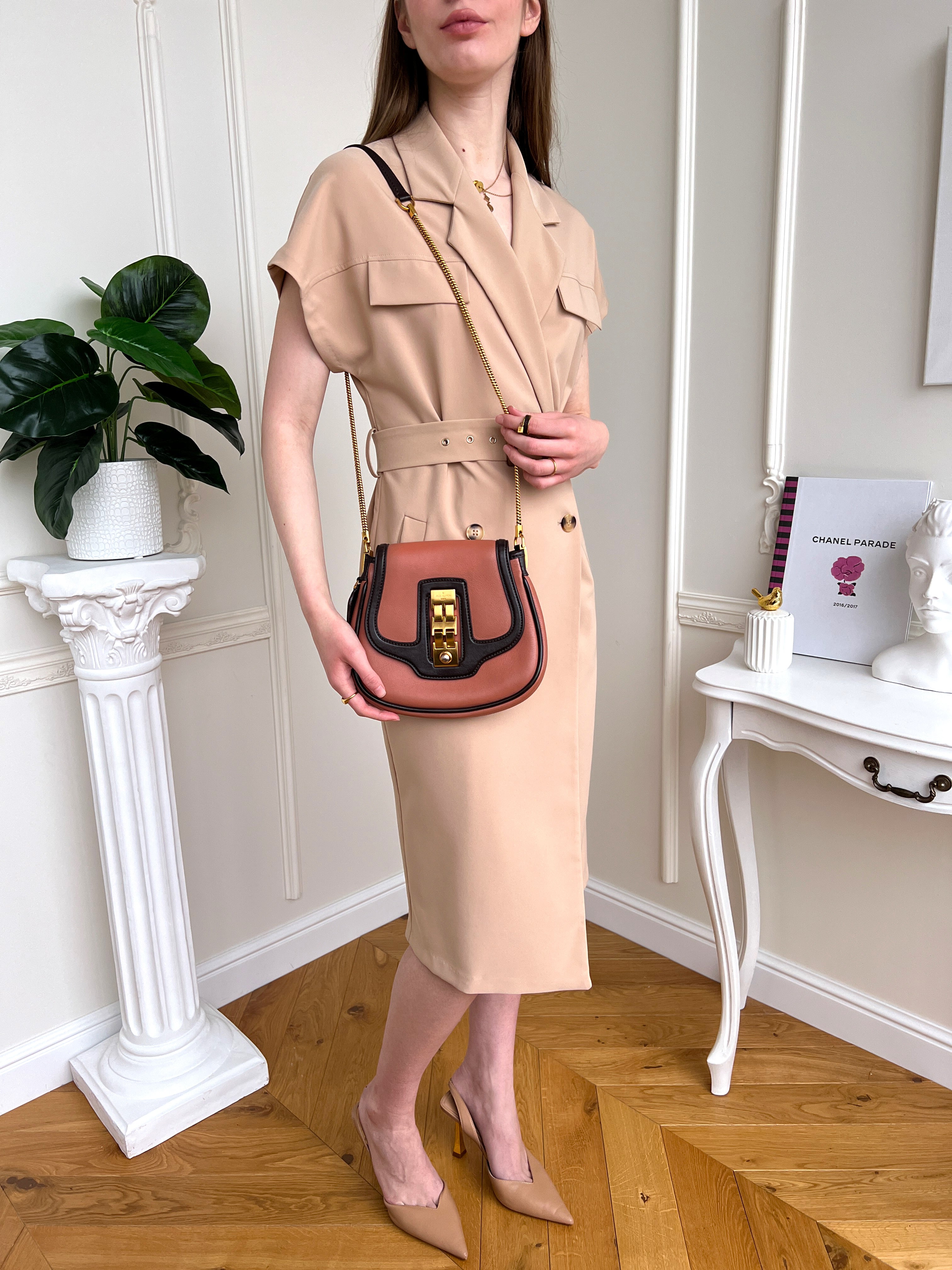 Louis Vuitton Art Déco Trapezio Crossbody Vieux Rose Sac en cuir