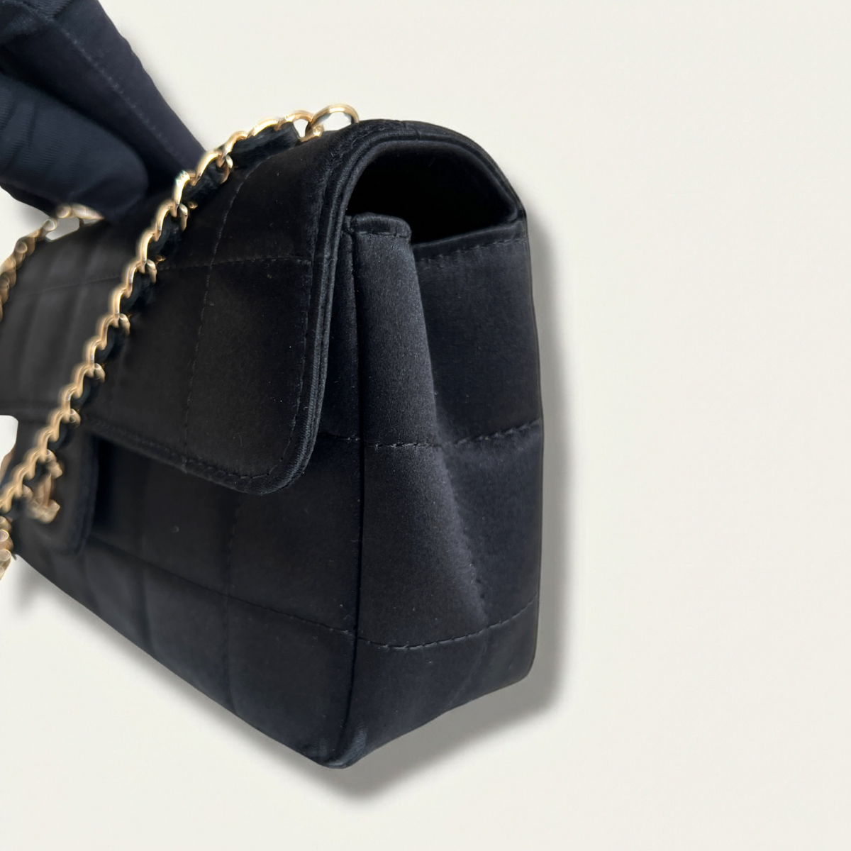 Pochette bandoulière Chanel Timeless Silk Classic noire