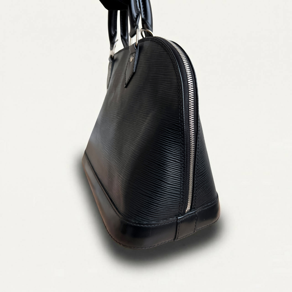 Louis Vuitton Alma Epi Black PM Handbag **4100