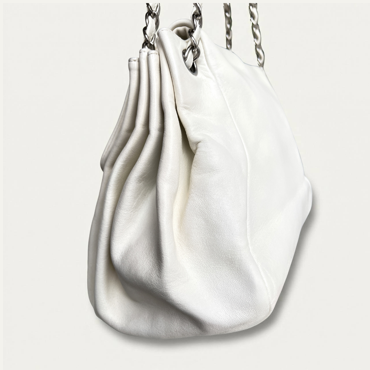 Sac bandoulière Chanel Sensual Accordion Flap en cuir d'agneau avec chaîne CC