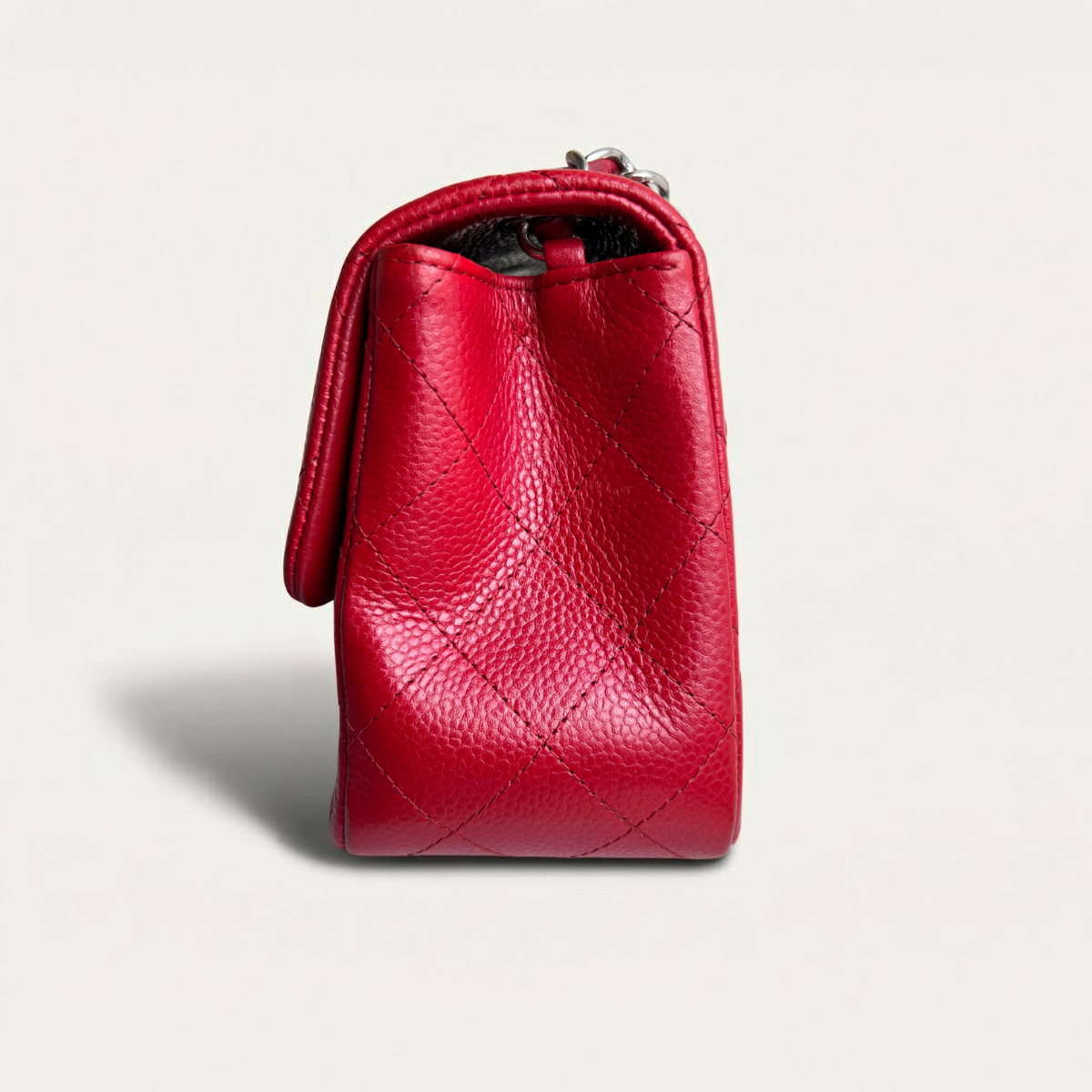 Sac bandoulière Chanel Classic Squared en cuir caviar rouge