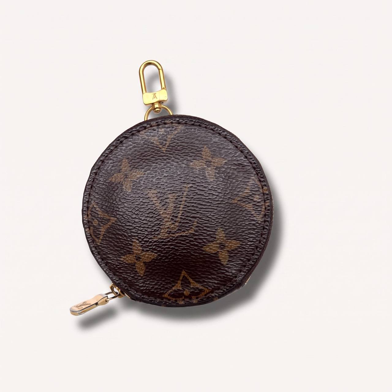 Authentic LV coin wallet monogram round