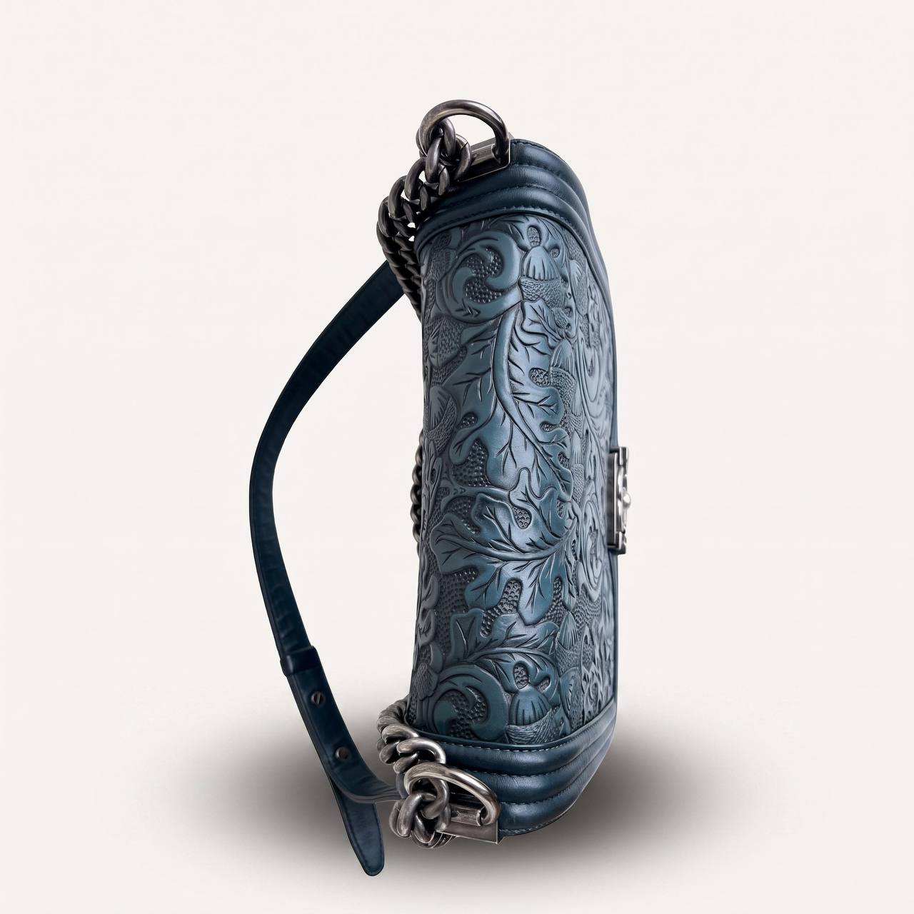 Authentic Chanel old Boy Cordoba Rare Leather dark blue crossbody bag