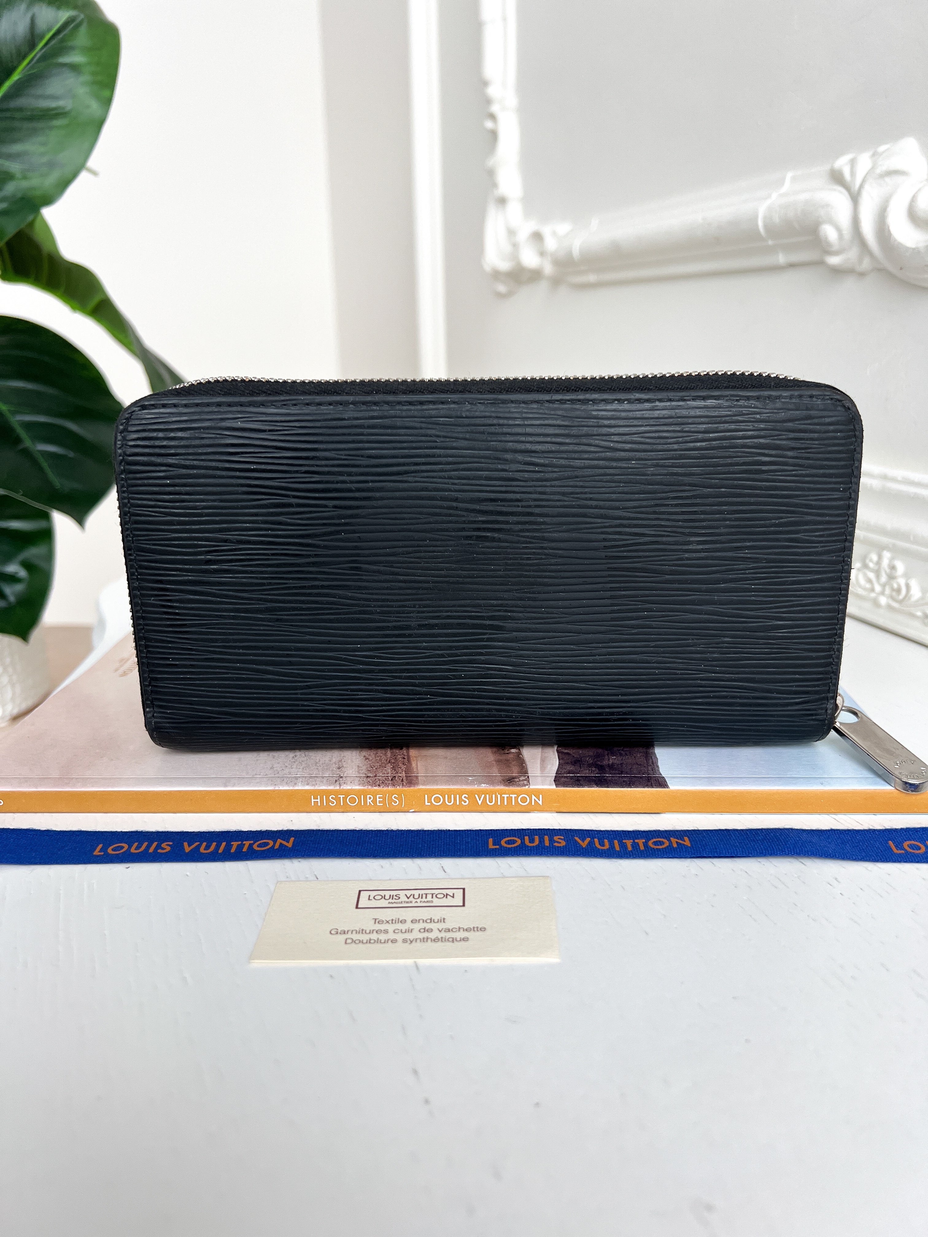 Authentic LV wallet long epi black zipper