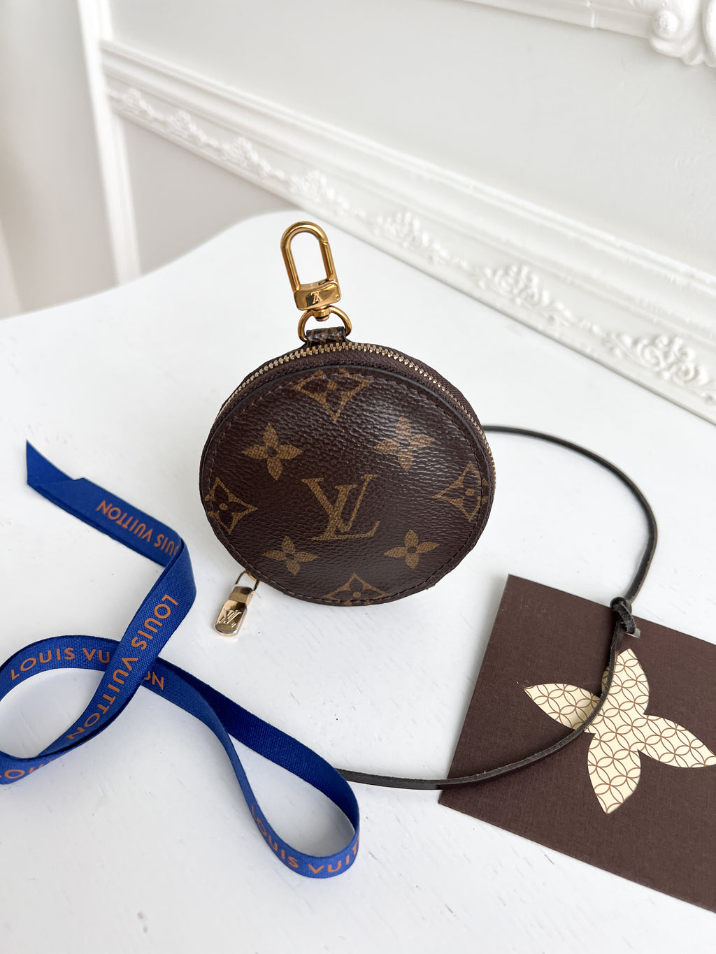 Authentic LV coin wallet monogram round