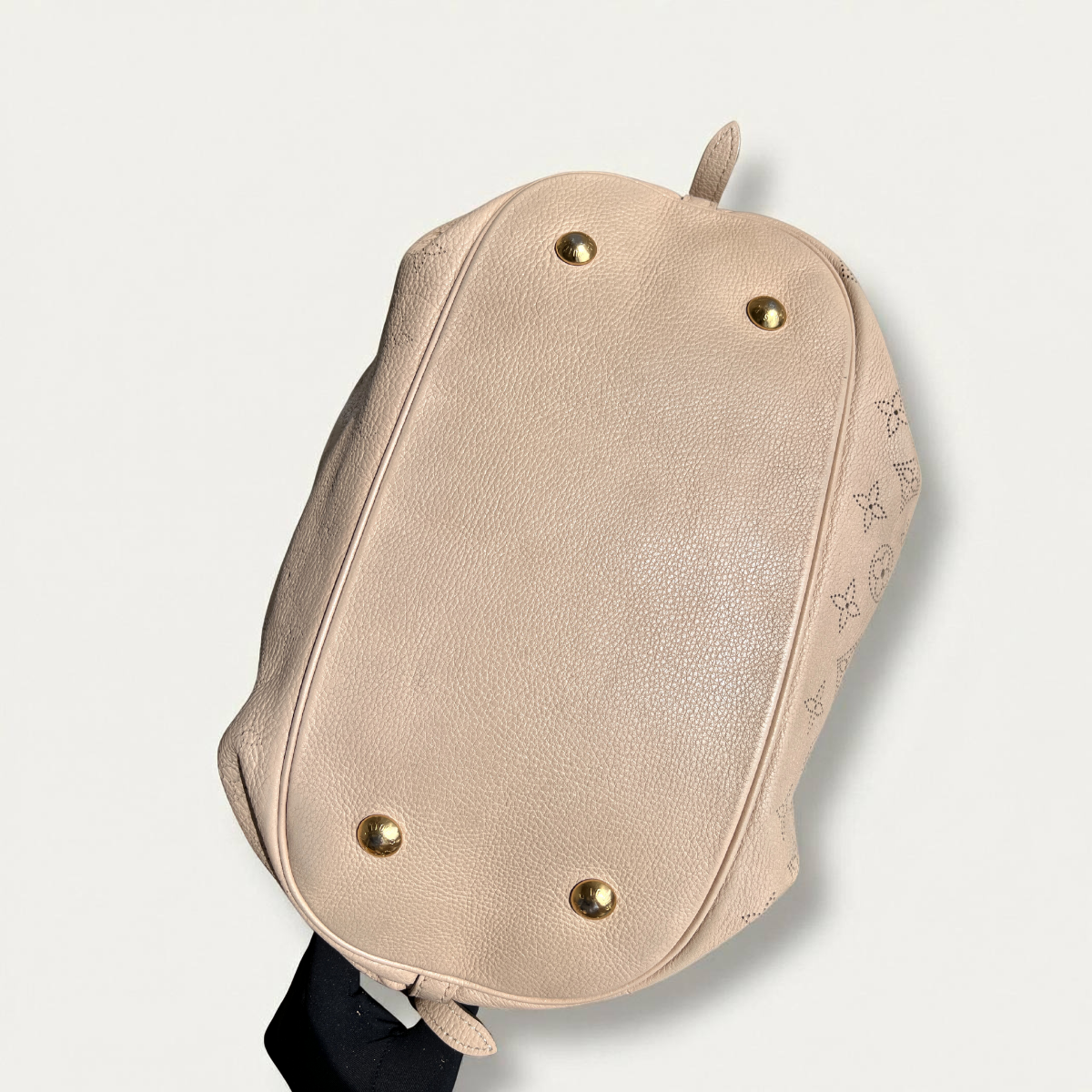 Louis Vuitton Mahina L Leather Beige Monogram Hobo Shoulder