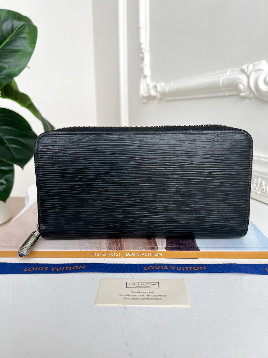 Authentic LV wallet long epi black zipper