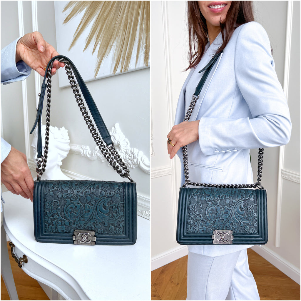Authentic Chanel old Boy Cordoba Rare Leather dark blue crossbody bag